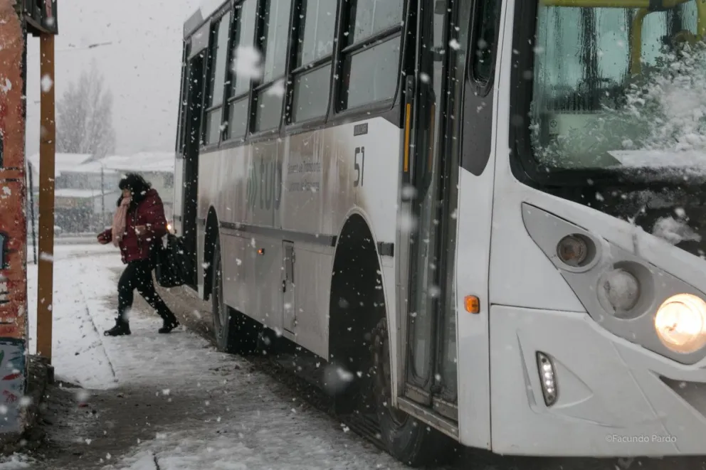 ¿Cuánto sale desde hoy viajar en colectivo en Bariloche?