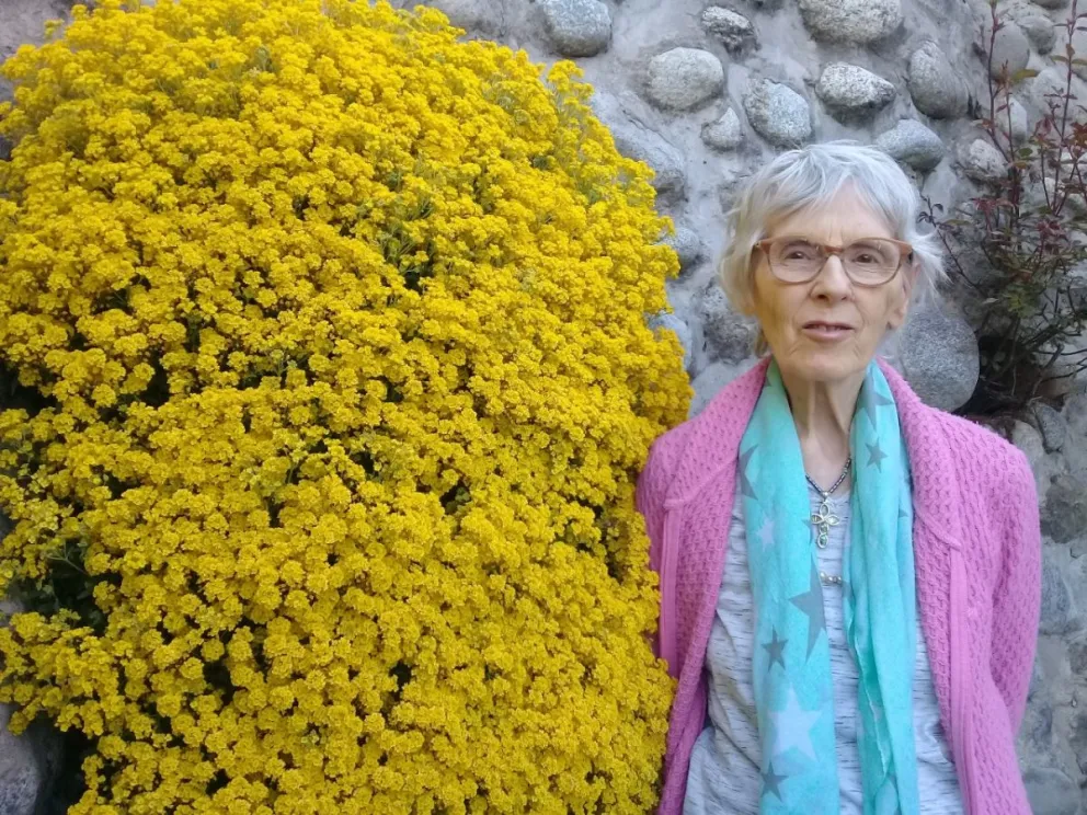 Sylvia MacLagan conmueve con “Caminemos”, su primer libro argentino