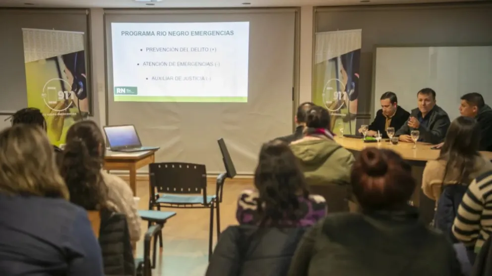 La Provincia capacitó a operadores del 911 en Viedma