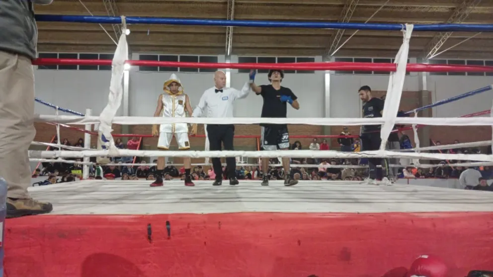 Tres grandes victorias de Dina Huapi y Bariloche en Campo Grande