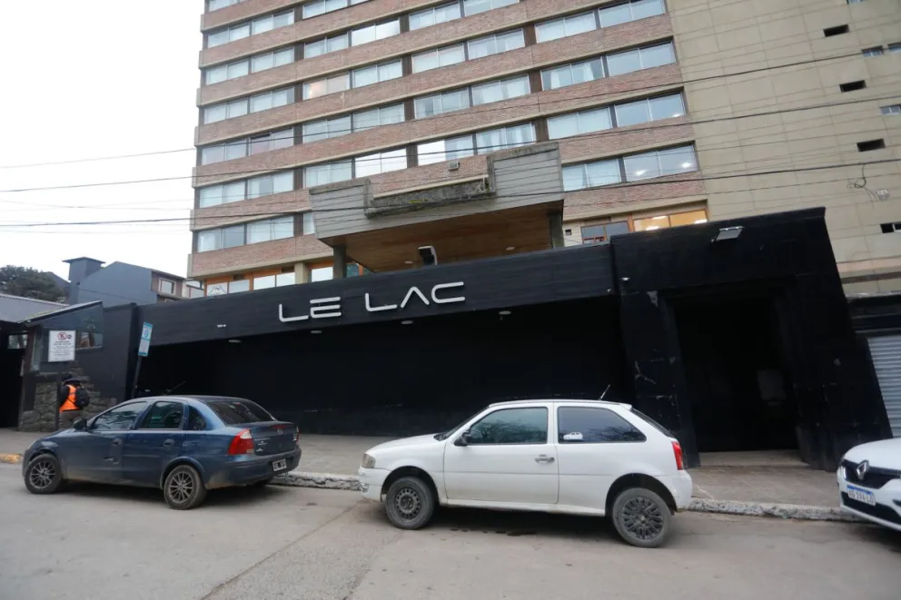 Un joven sufrió una fractura cuando lo sacaban del interior de un local bailable