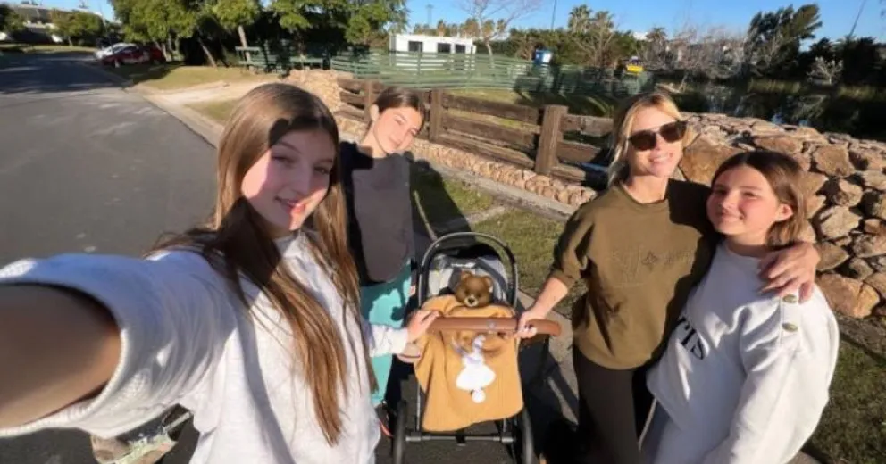 Indiana Cubero mostró por primera vez a Cruz, su hermano recién nacido, sin taparle el rostro