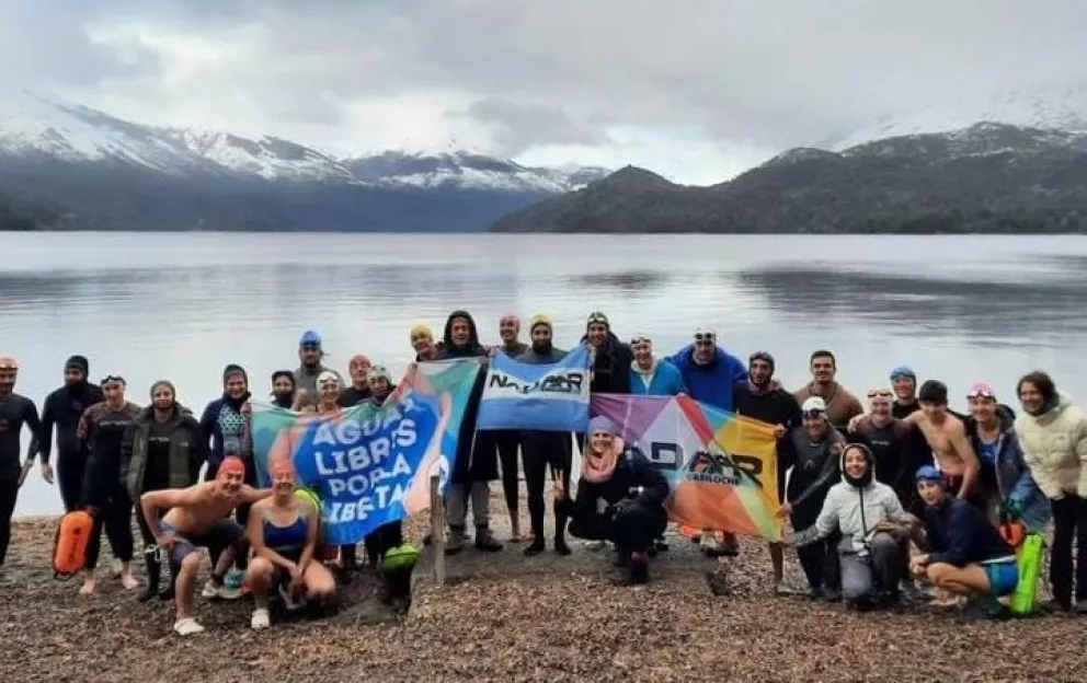 Celebran el 9 de Julio con una jornada de “Natación por la Independencia”