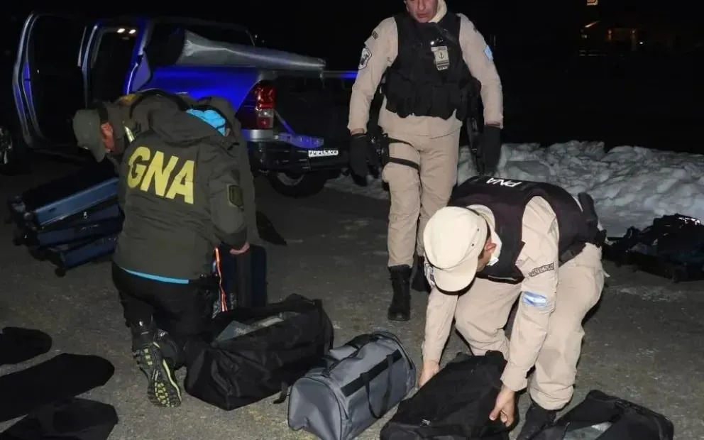 Megaoperativo en la región: confiscaron 700 kilos de cocaína