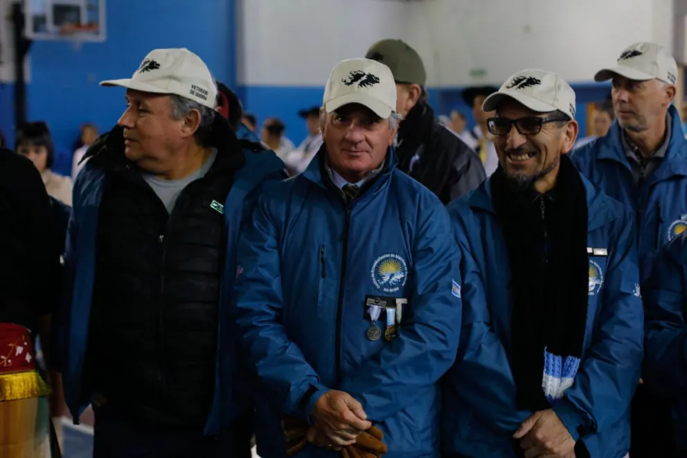 Malvinas: del Gimnasio N° 1 de Bariloche al desfile en Buenos Aires y la omisión en el Mercosur