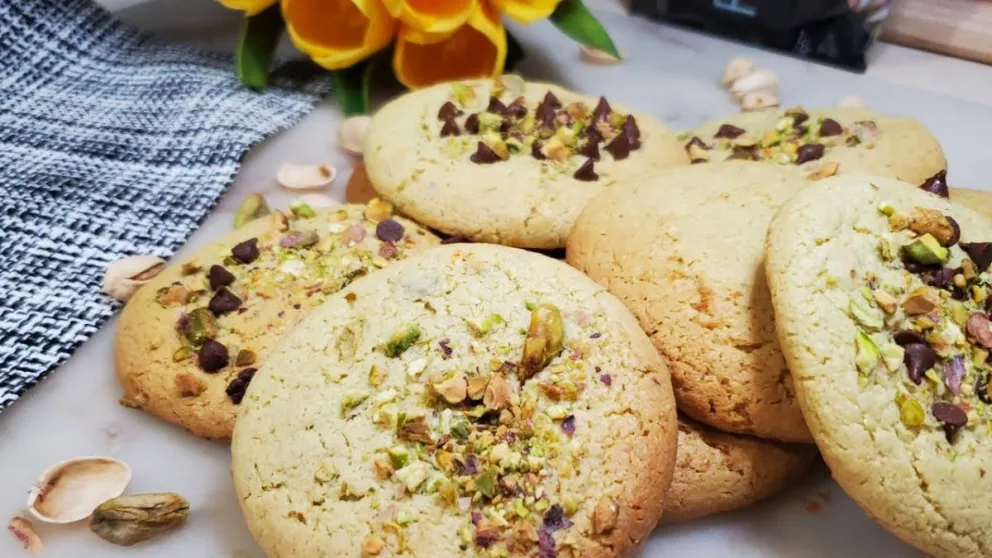 Una opción original y muy rica: galletitas de chocolate y pistacho 