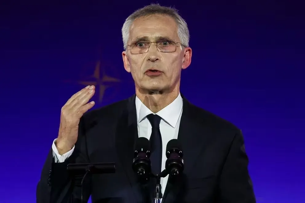 La OTAN apuntó contra Rusia: insiste en frenar su avance para "defender la libertad y la democracia en Europa"