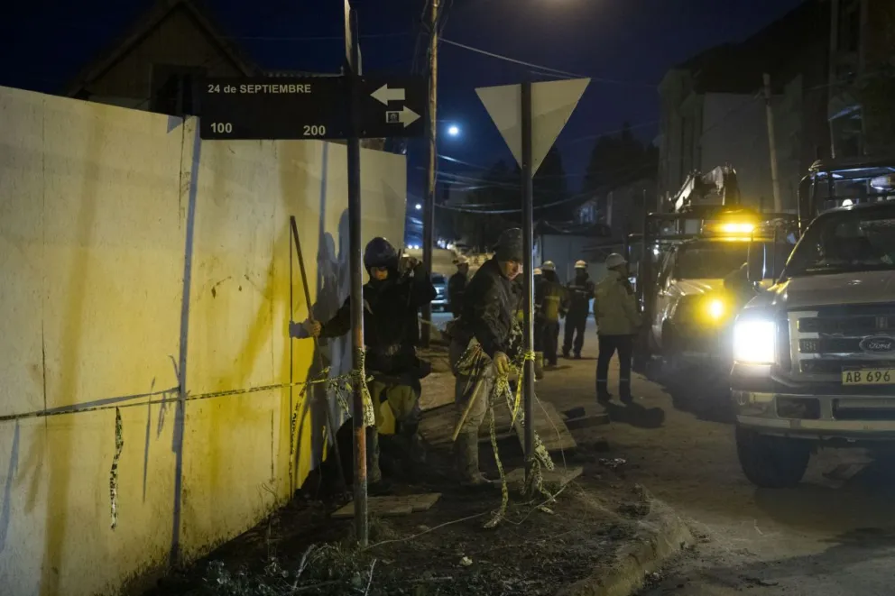 Nerviosismo en un barrio de Bariloche por peligroso socavón en una obra en construcción