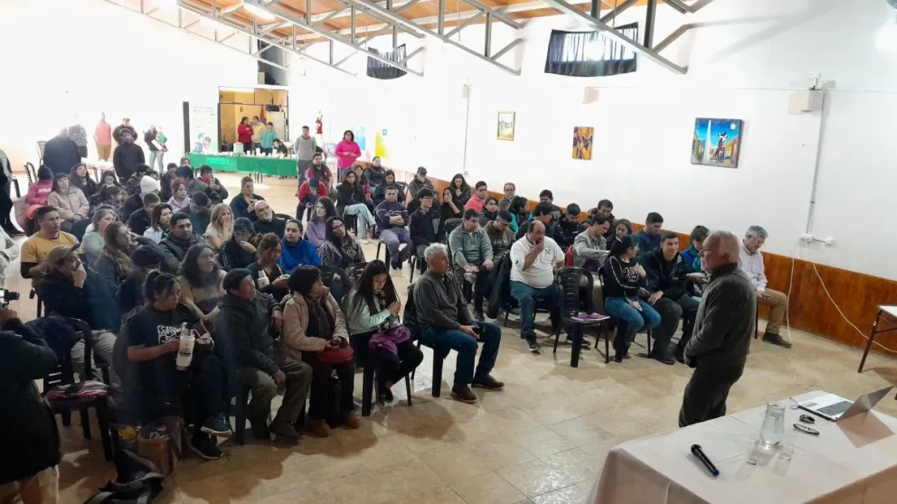 Decidir con información: charla sobre Desarrollo local, Controles y Fiscalización de Minería en Jacobacci