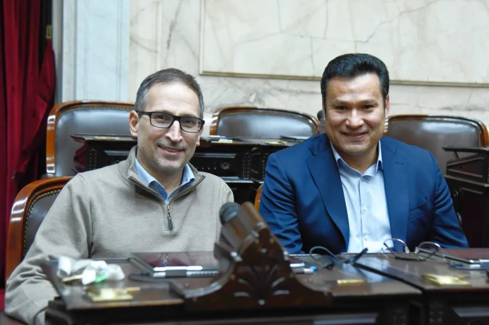 Hidrocarburos, RIGI y planta de GNL van de la mano y buscan la industrialización de la Patagonia