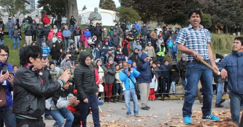 Vuelve el Concurso de Hacheros a la Fiesta Nacional de la Nieve