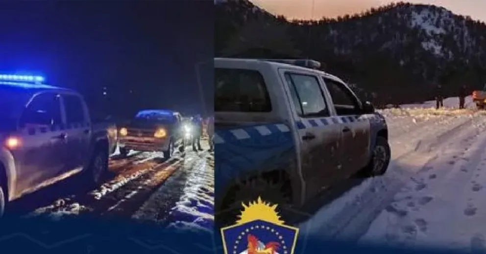 Turistas debieron ser rescatados al quedar encajados en la nieve