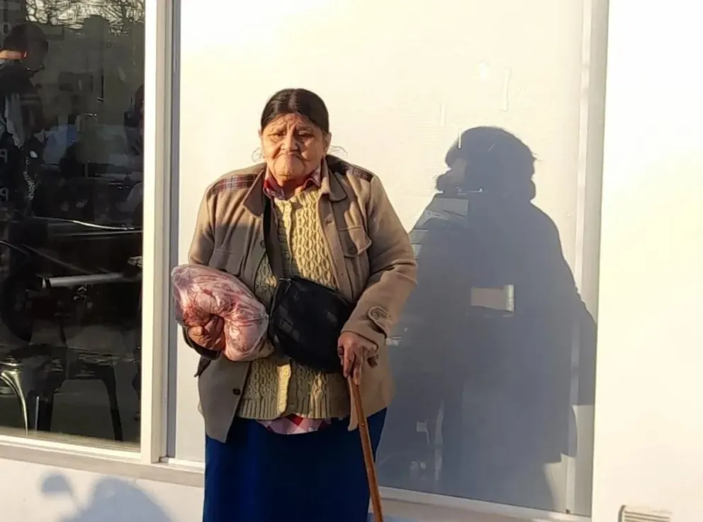 El drama de la abuela Rosa: aún desde la empresa la siguen llamando para reclamarle la cocina