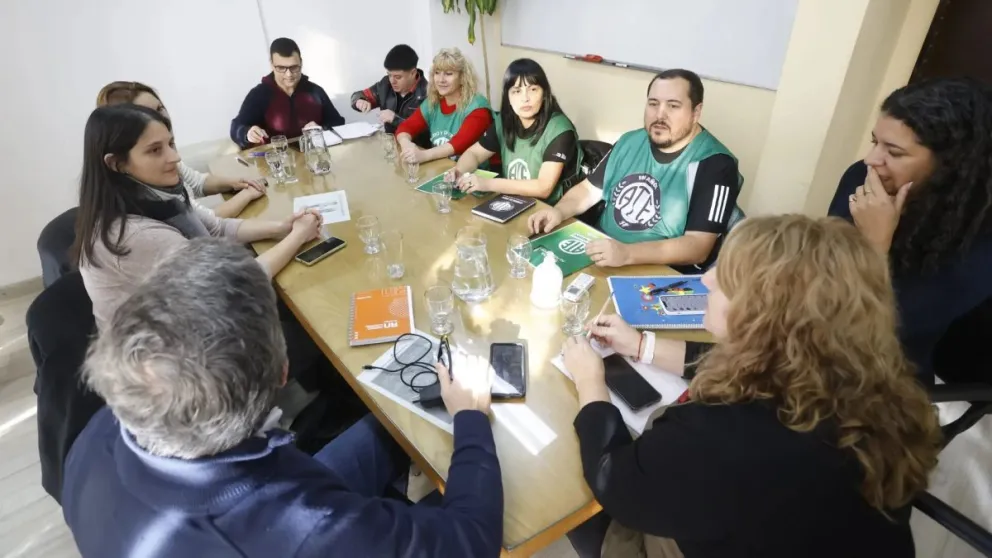 Salud: Provincia apuesta al diálogo para resolver desafíos de trabajadores