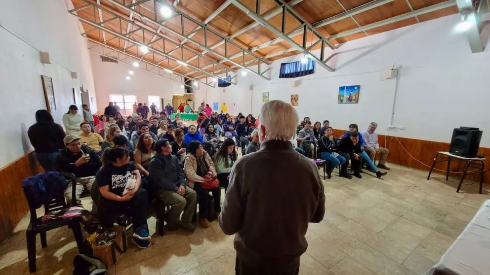 "Modelo Calcatreu": más de 70 personas fueron parte de la charla sobre el desarrollo del proyecto minero