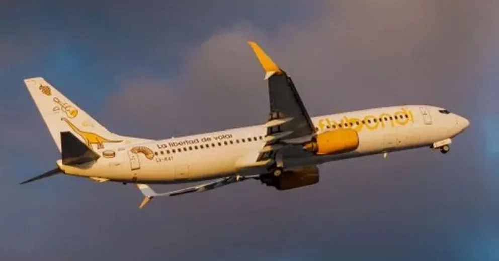 Avión de FlyBondi se rompió en pista y bloqueó operatividad del aeropuerto