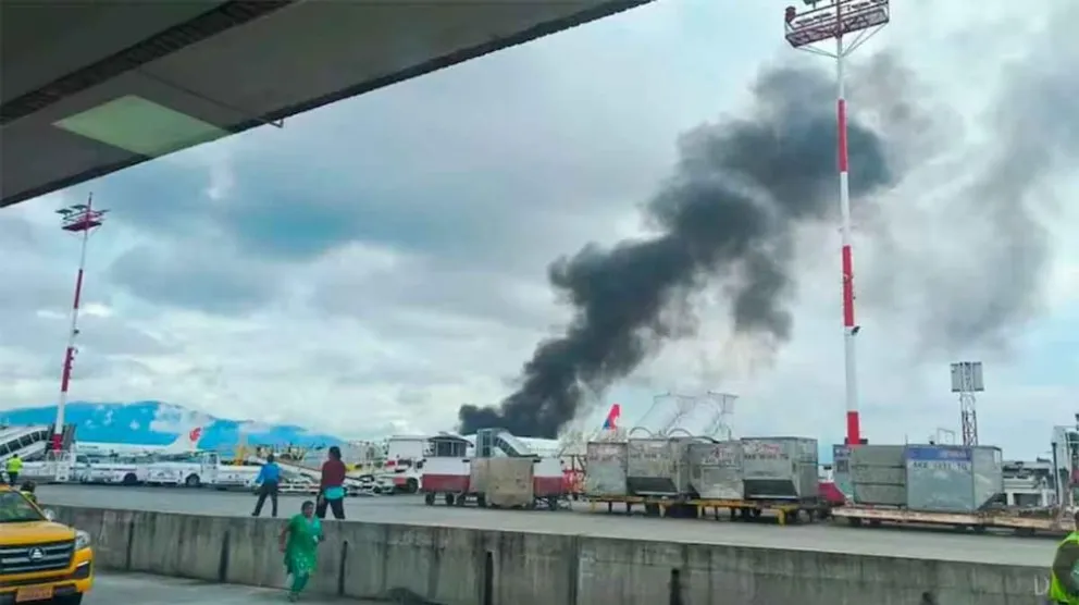 Nepal: se estrelló un avión a segundos de despegar y murieron 18 personas