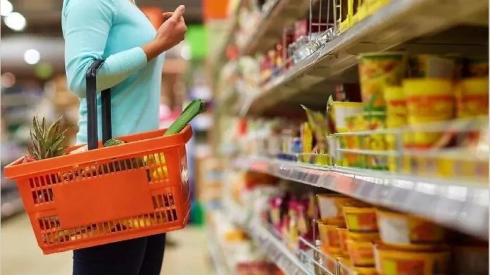 Las ventas en supermercados cayeron 9,7% y acumulan siete meses consecutivos en baja