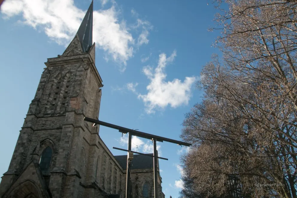 Deben hacer obras urgentes en la iglesia Catedral y lanzaron un bono contribución para lograrlas