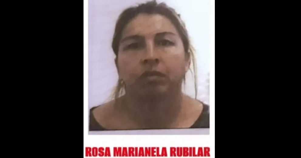 Intensa búsqueda de una fugitiva condenada por matar a un hombre de 80 años