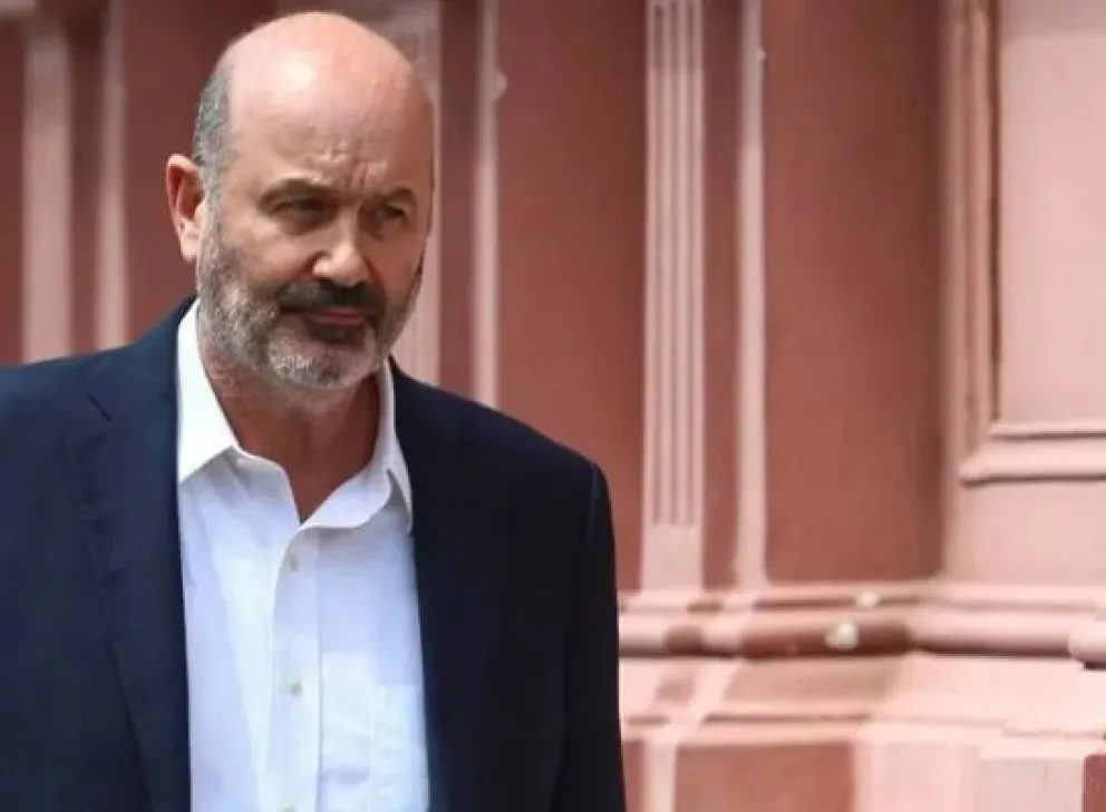 El Gobierno analiza subsidiar salarios de empleados públicos contratados por empresas privadas