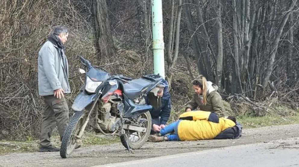 Choque entre una moto y una camioneta en Ruta 40 dejó como saldo un hombre herido