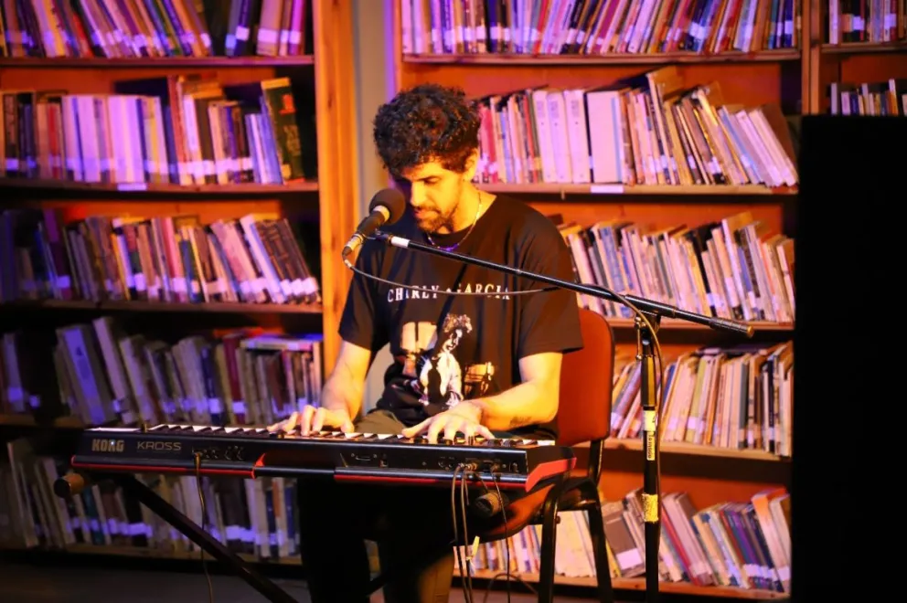 Marcos Cohen editó el EP “Filosofía y Letras” con varios invitados