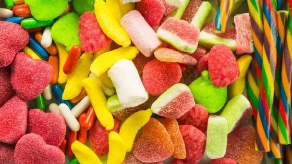 La Anmat prohibió la venta de varias golosinas y sopas instantáneas importadas
