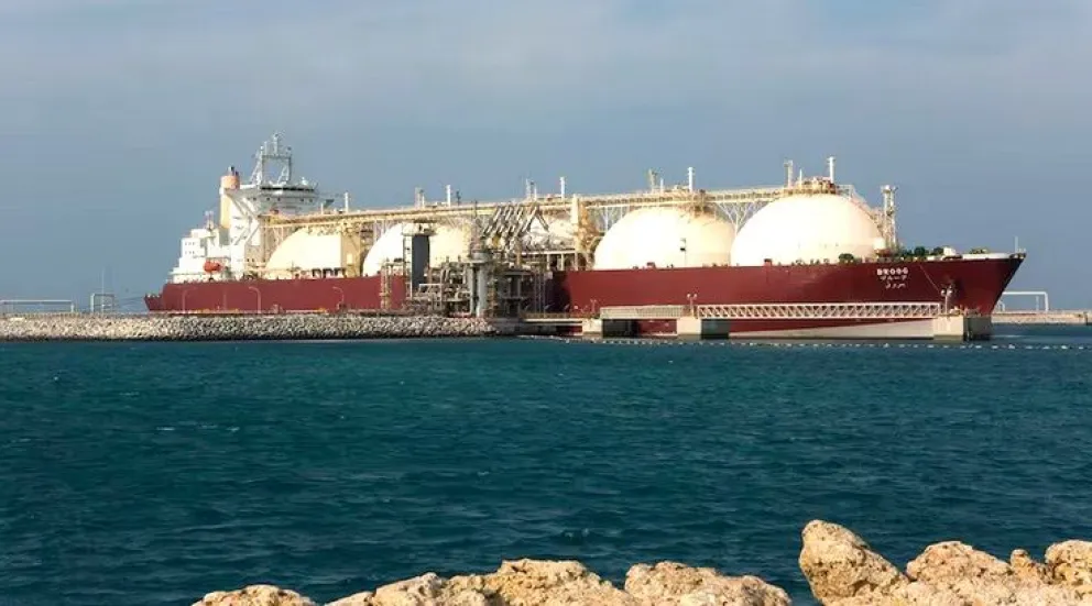 ¿Qué dijo Adorni sobre la millonaria inversión de YPF y Petronas en Río Negro...?