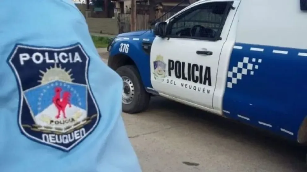No podía respirar y dos policías de guardia le salvaron la vida