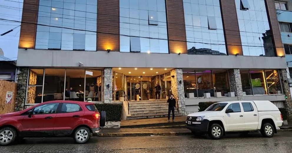 Investigan a tres egresados por presunto abuso sexual contra una menor en Bariloche