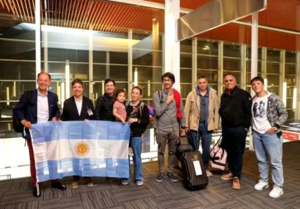 Los Diplomáticos argentinos que fueron expulsados de Venezuela llegaron al país