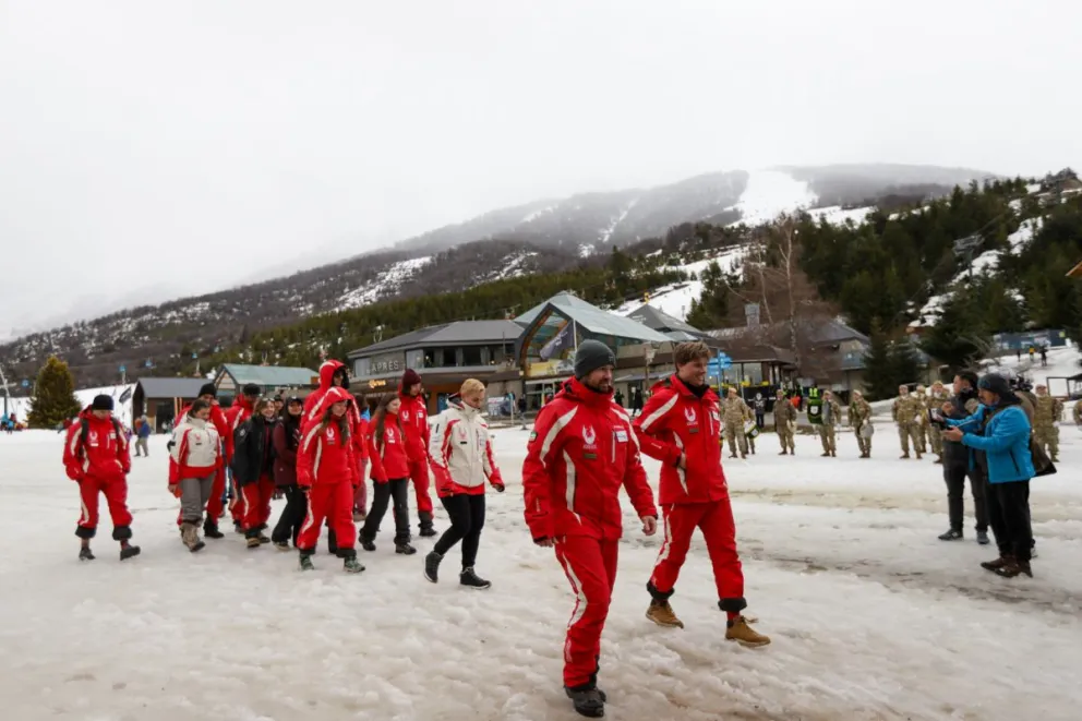 Mira las fotos del desfile por el Día del Montañes en el cerro Catedral 