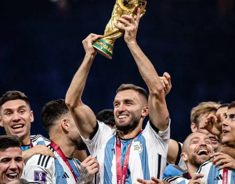 Pezzella, el primer campeón del mundo en volver al fútbol argentino