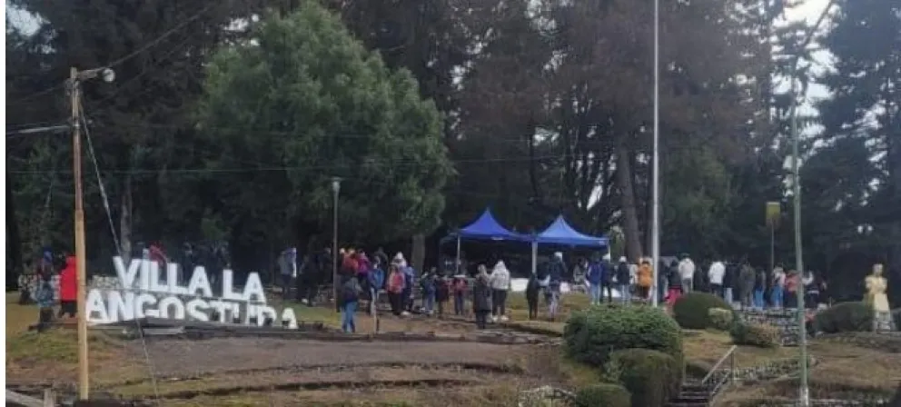 En La Angostura también resonó el pedido de justicia por los hermanos Linares y sus hijos