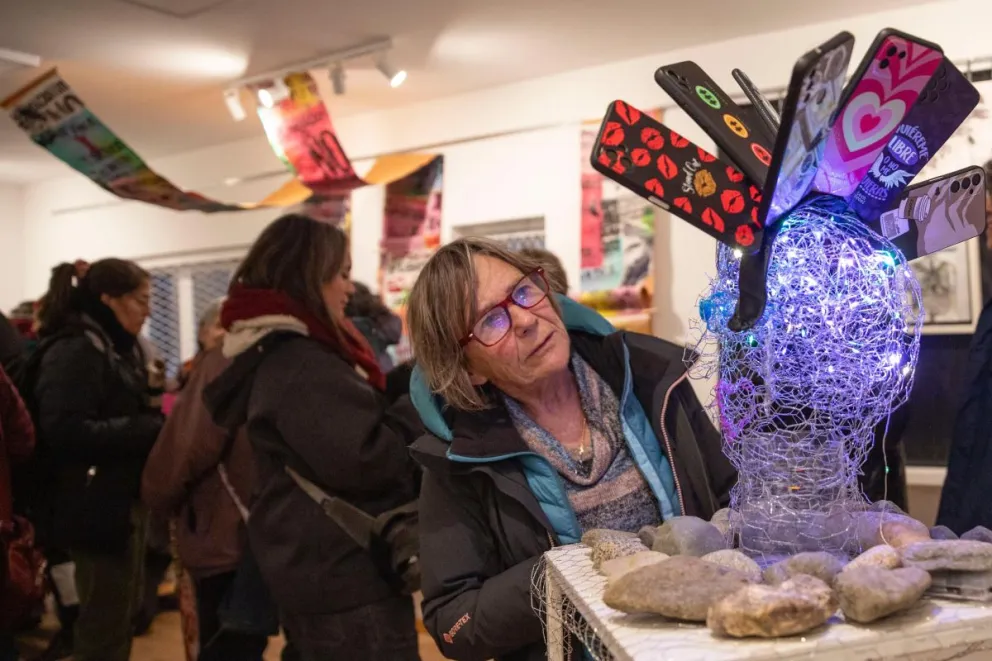 Emociones, ideales y críticas en “Poiesis. Arte político EnCaja”