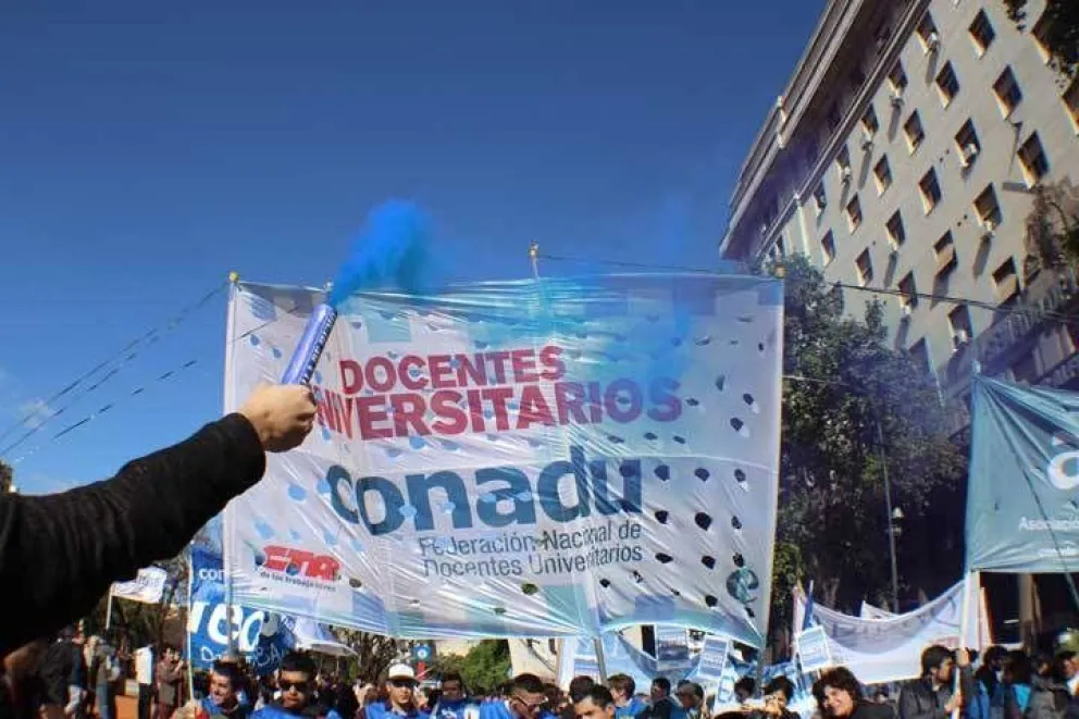 Trabajadores universitarios pidieron reabrir paritarias y aumentar el presupuesto