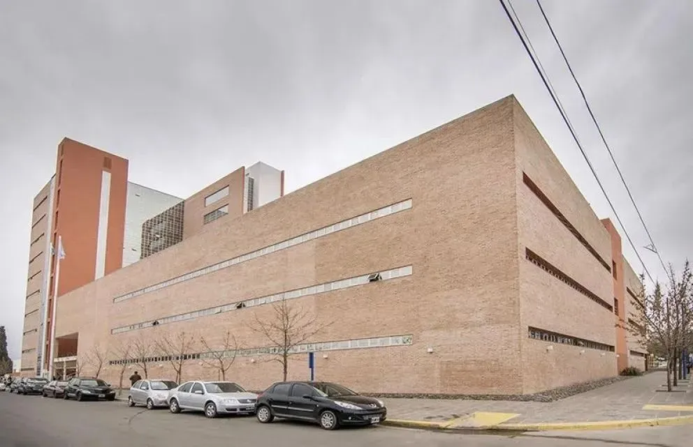 Intento de femicidio en el Alto Valle: formularán cargos al autor de los disparos