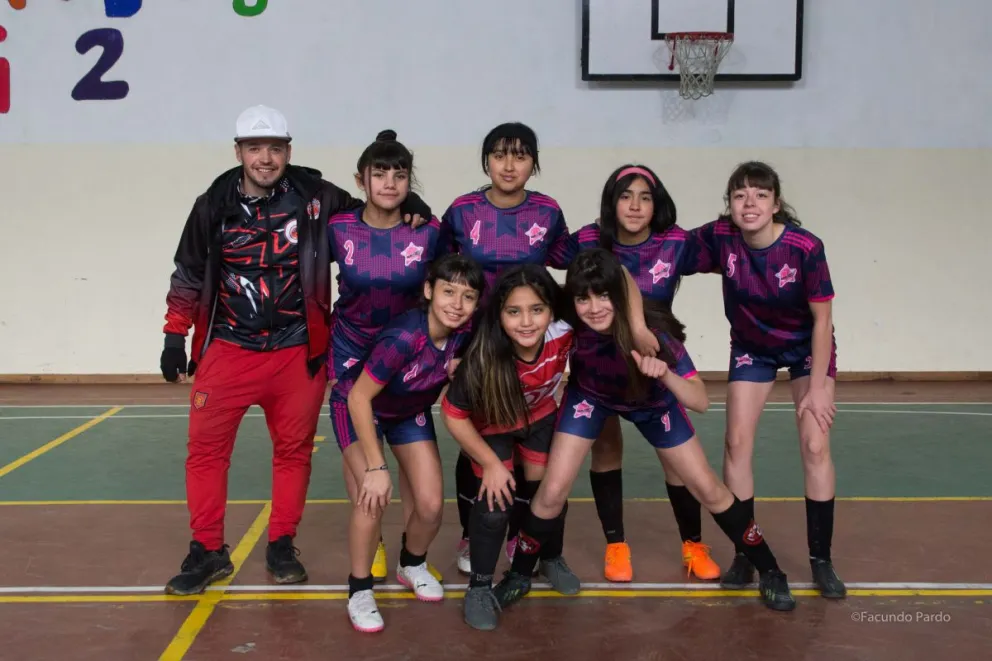 En juveniles El Team y en la cuarta Fenix dieron la vuelta