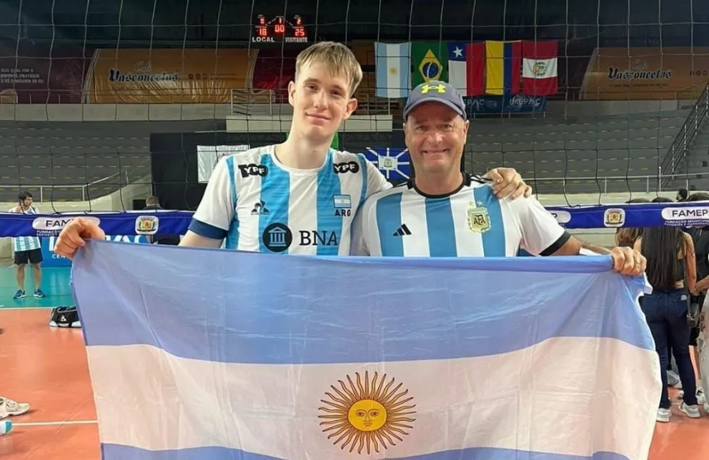 Formado en Bariloche Vóley Club, es campeón sudamericano