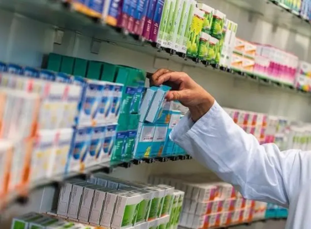 Otro golpe al bolsillo de personas mayores: suben medicamentos de PAMI