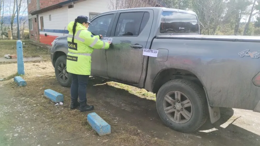 Seguridad Vial secuestró tres vehículos en la zona Andina por distintas irregularidades