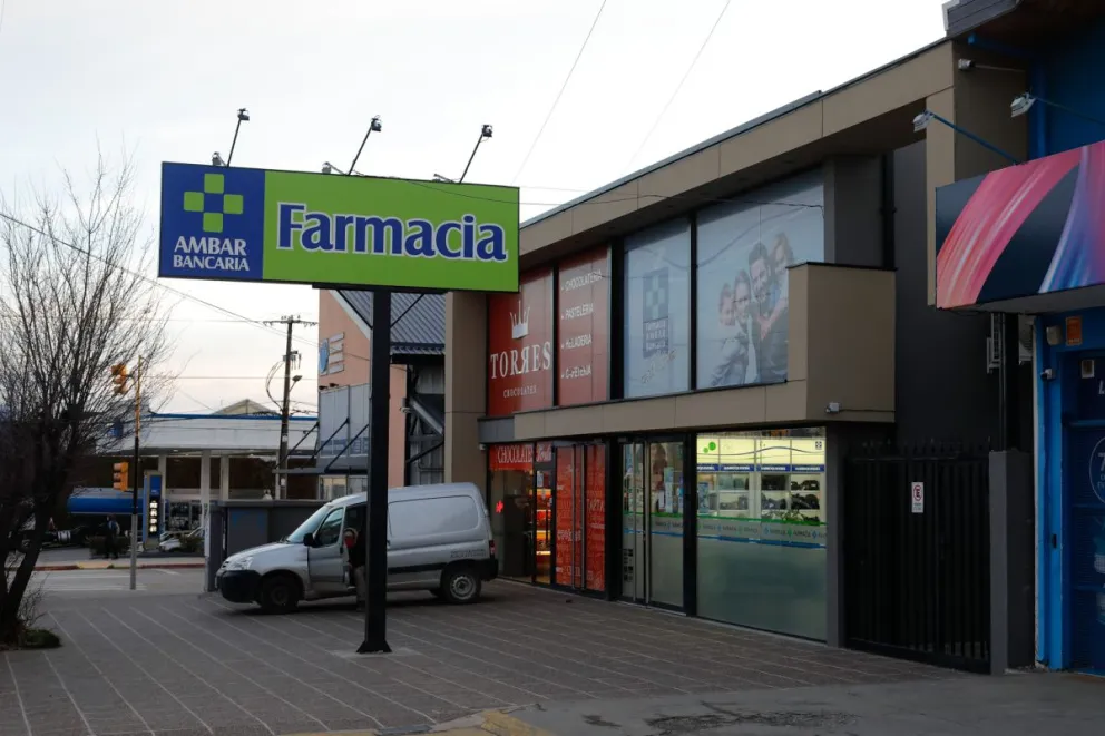 Polémica por quejas contra una farmacia que no adhiere a los turnos de guardia nocturna