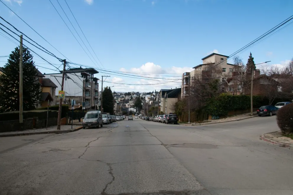 Ocho allanamientos en Villa La Angostura, Bariloche y paraje El Rincón en caso por extorsión y estafas