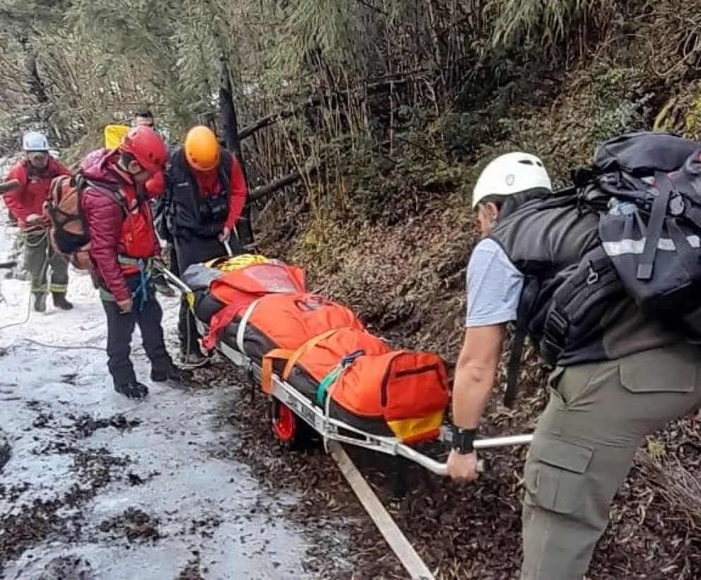 Búsqueda y rescate de una vecina en la senda a Jakob 