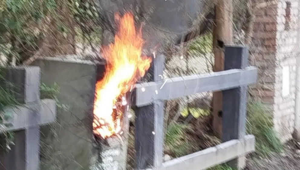 Explotó una bornera y un operario terminó con la cara quemada 