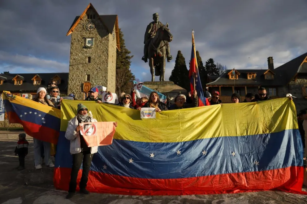 Venezolanos en Bariloche reclamaron "libertad para el pueblo que quiere retornar al país"