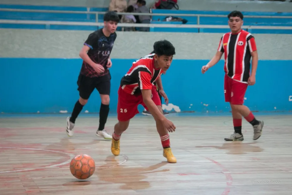 La pelota empieza a rodar el viernes. Foto: archivo. 