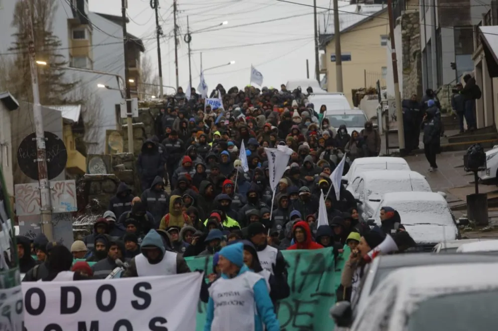 Marcha del SOYEM al Centro Cívico en el marco de la paritaria salarial