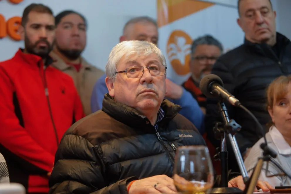 Intiman al intendente de Bariloche a capacitarse en violencia laboral y de género